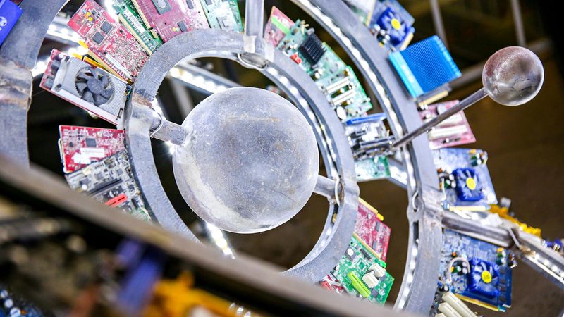 新能源行业数字孪生：构建虚拟镜像，助力智慧运维**